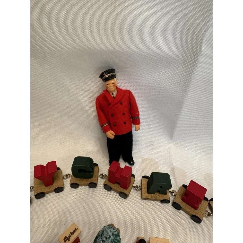 TRAIN Assortment Wooden Resin Christmas Ornaments And Conductor In Felt Suit Lot